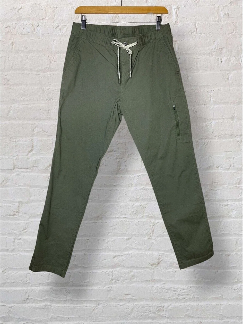 Vuori Men’s Ripstop Climber Pant Army Green Organic Cotton M